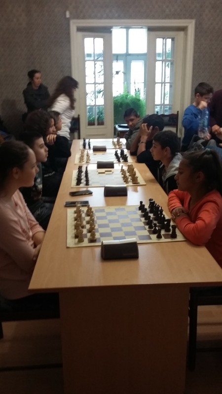 Ученически игри по шахмат