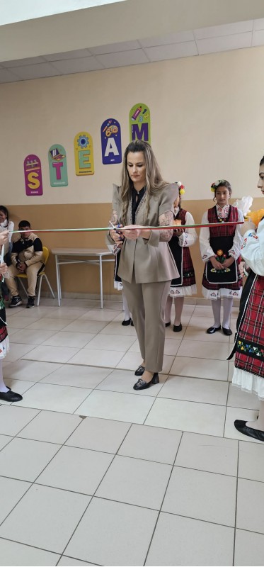 ОТКРИВАНЕ НА СТЕМ ЦЕНТЪР